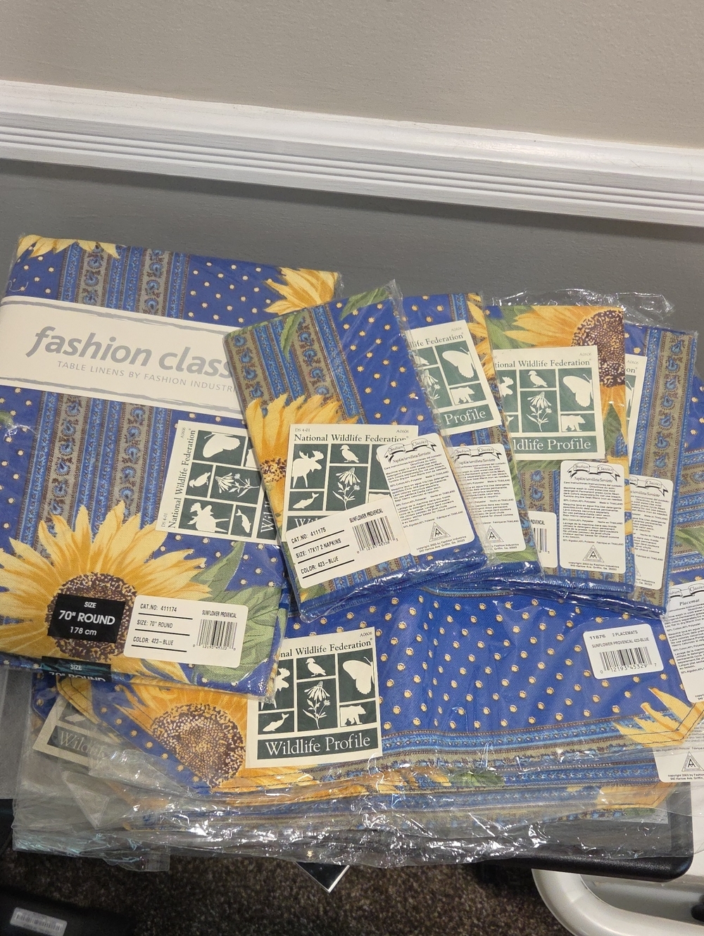 NWT Sunflower Blue Table Linens Set (8) Setting Round Tablecloth 70"